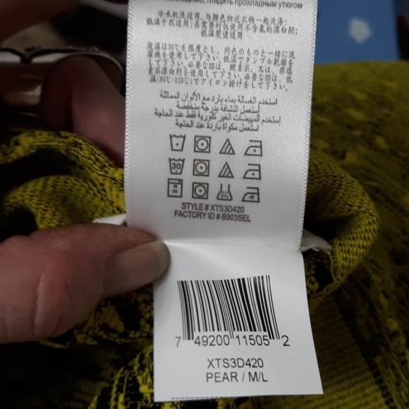 BCBG Generation Bandage Pencil Skirt. Size M/L - Picture 4 of 4